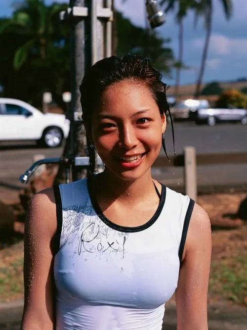 摩臣5娱乐 官方形象图